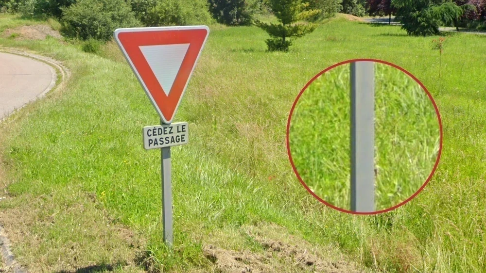 france-sign-post-1-placeholder