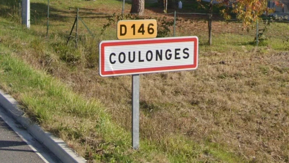france-town-sign-1-placeholder