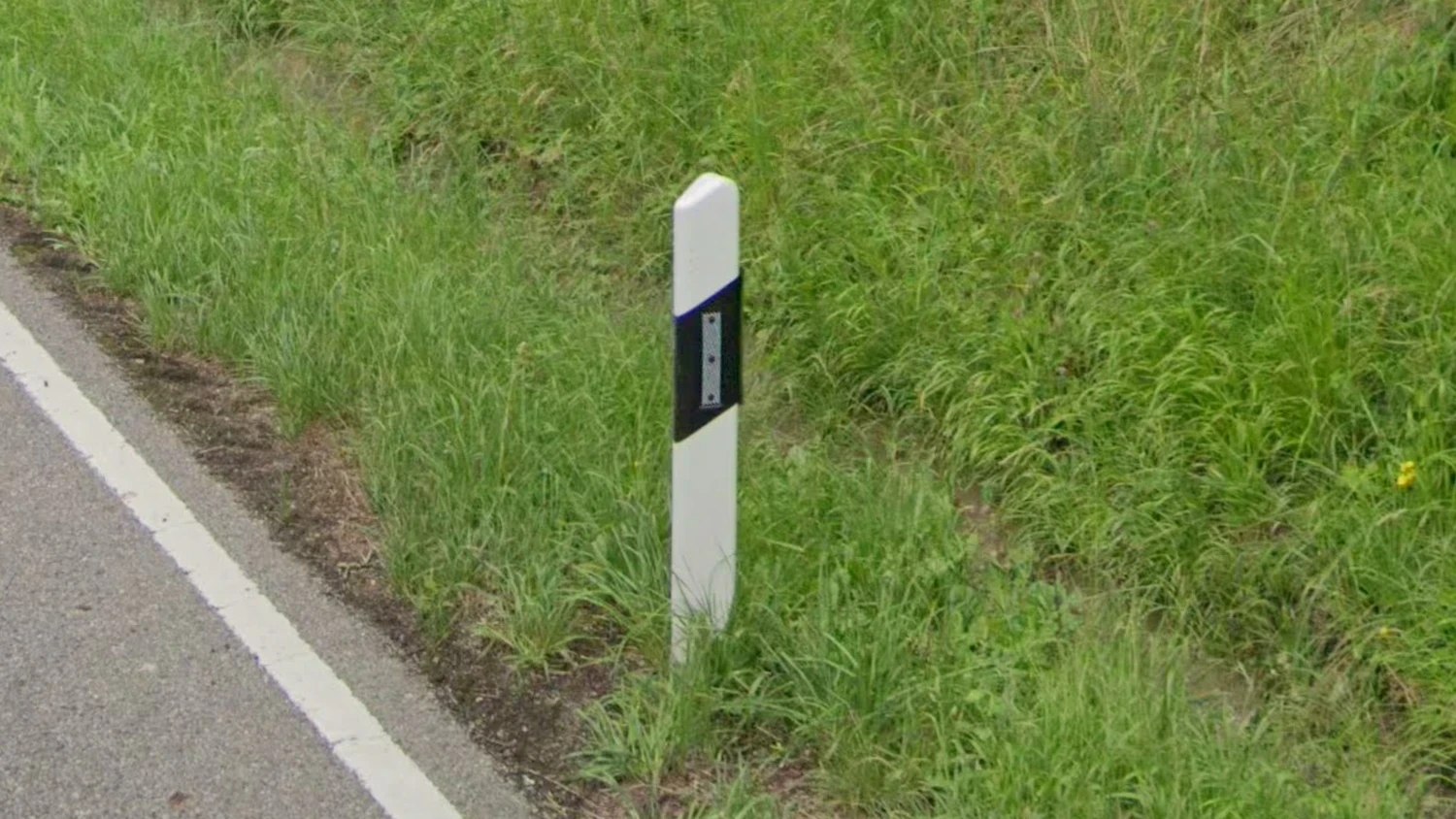 luxembourg-bollard-1-placeholder