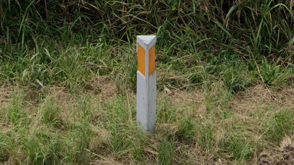 peru-bollard-1-placeholder