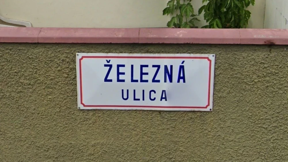 slovakia-street-sign-1-placeholder