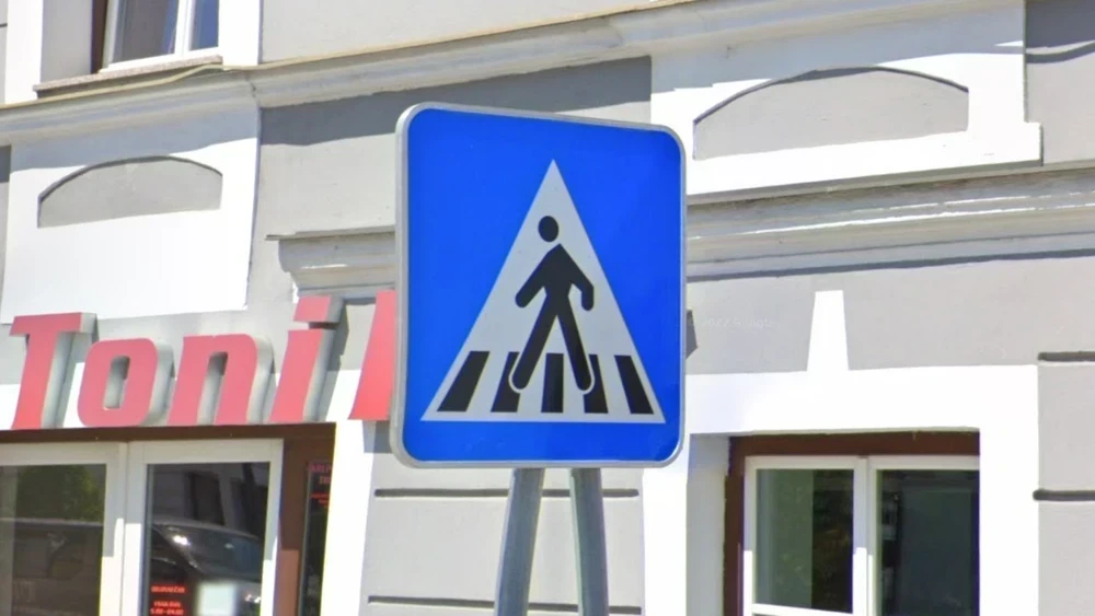 slovenia-pedestrian-sign-1-placeholder