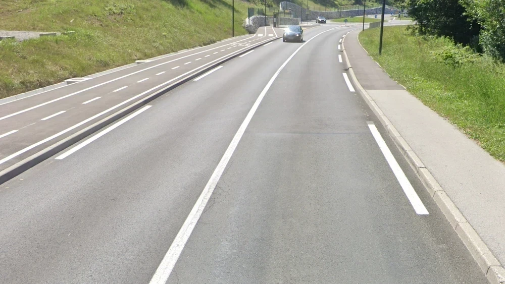 slovenia-road-lines-1-placeholder